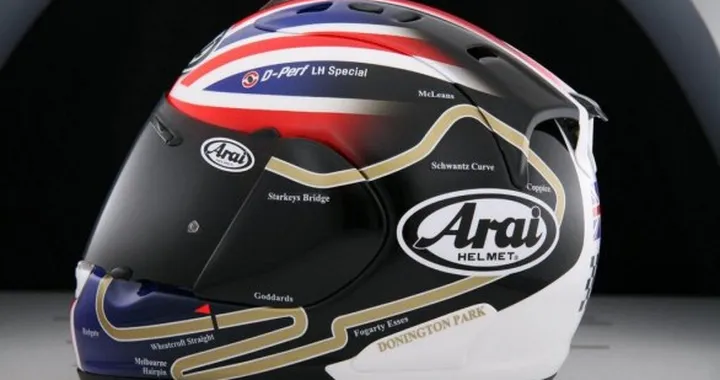 SBK, Donington: caschi speciali per Camier e Haslam