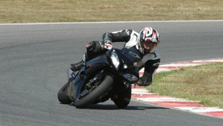 Scatto in Corsa: Yamaha R6 all'ISAM di Anagni