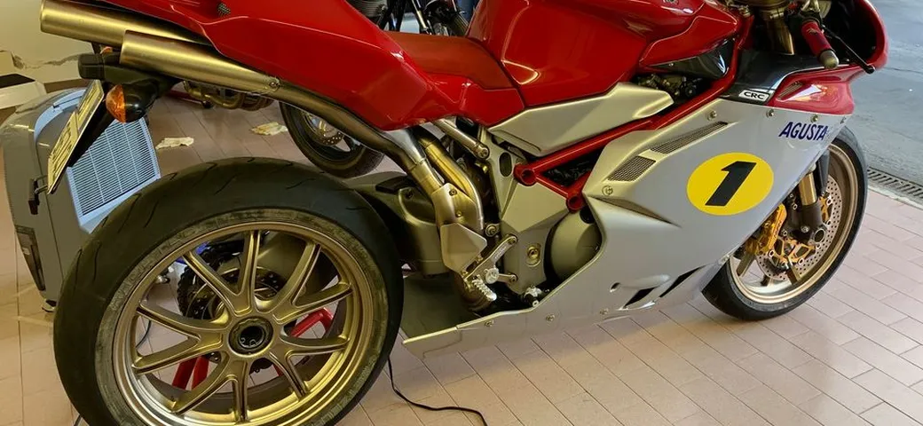 MV Agusta F4 Ago: in vendita l'esemplare appartenuto ad Agostini. Il prezzo? Spaventoso!