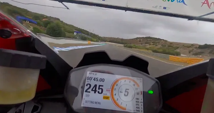 Ducati Panigale V2, il best lap a Jerez di Alessandro Valia