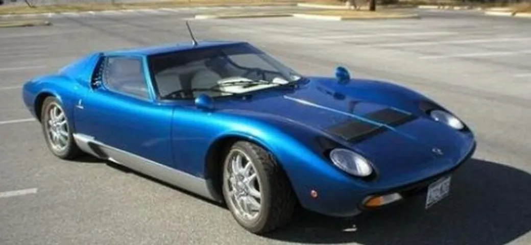 Pontiac: una vecchia Fiero trasformata in...Lamborghini Miura!