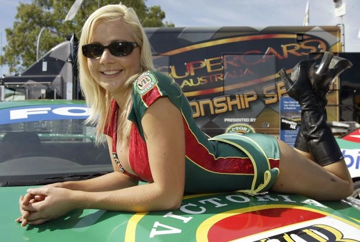 Volete far colpo su una donna? Non acquistate una supercar
