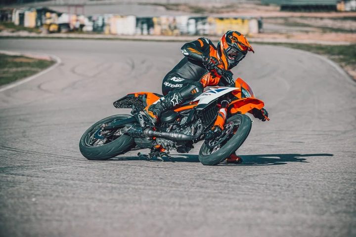 KTM rivoluziona le piccole cilindrate: ecco le nuove 125 e 390 per il 2025