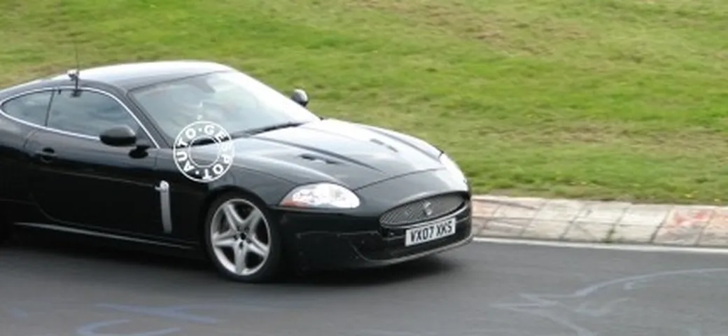 XKR-R: sportività made in Jaguar