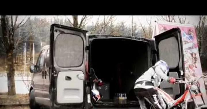 Video: Dougie Lampkin fra moto, mtb e snowboard