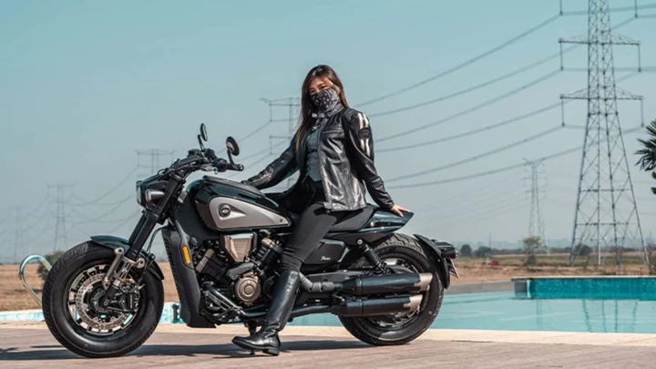 QJ SRV 600 V4: arriva il cambio automatico sulla cruiser cinese