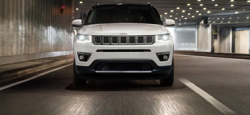 Mercato auto Italia: la Jeep è un missile