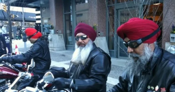 Foto del giorno: centauri indiani a Vancouver