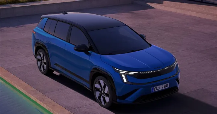 Nuova Skoda Peaq, il SUV elettrico a 7 posti arriva con 640 km di autonomia