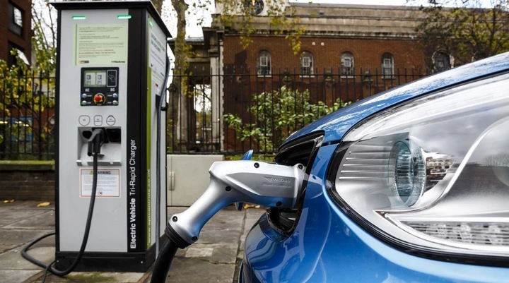 Legge di Bilancio 2022: l'auto elettrica resta un rebus