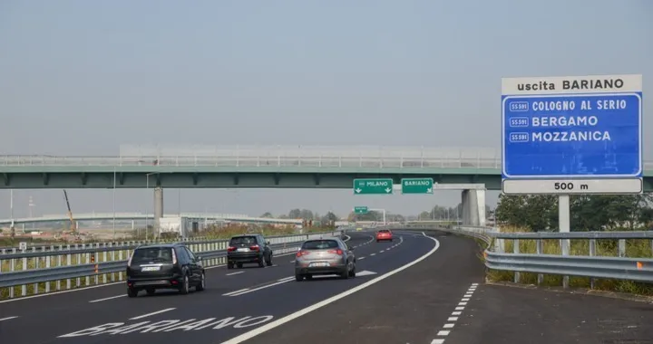 Veicoli elettrici: sulla A35 BreBeMi la sperimentazione della ricarica induttiva