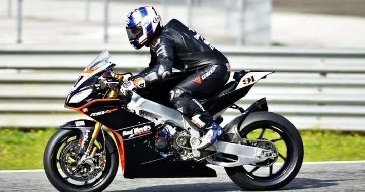 Leon Haslam: "Che moto fantastica la RSV4!"