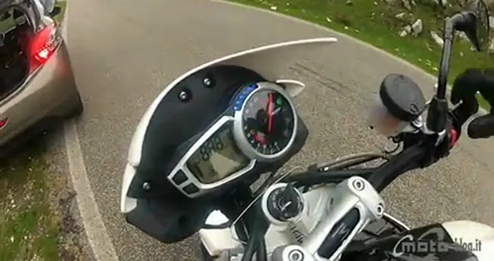 Triumph_Speed_Triple_R