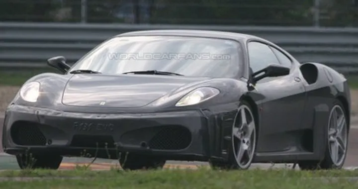 Sarà così l'erede della Ferrari F430?
