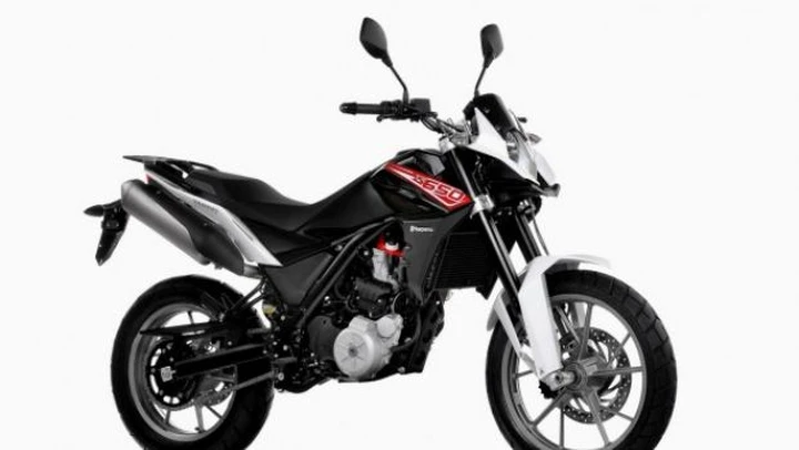 Husqvarna presenta le nuove TR 650 Terra e TR 650 Strada