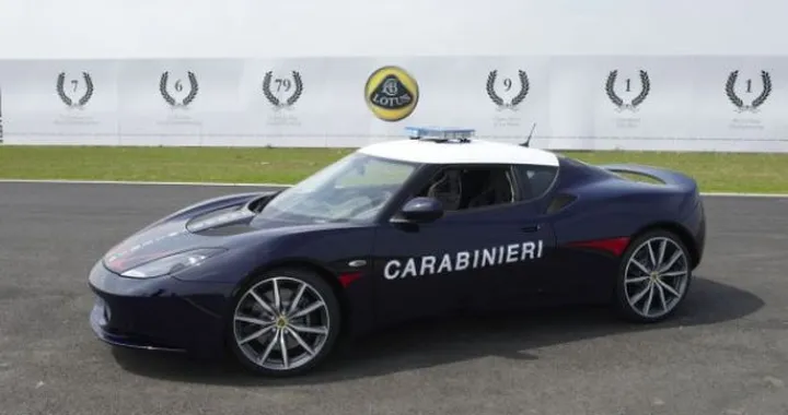 Lotus Evora S Carabinieri: le foto ufficiali da Hethel