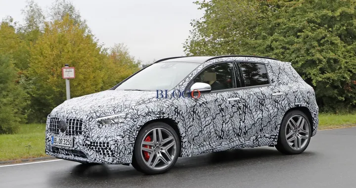 Mercedes-AMG GLA45: foto spia su strada