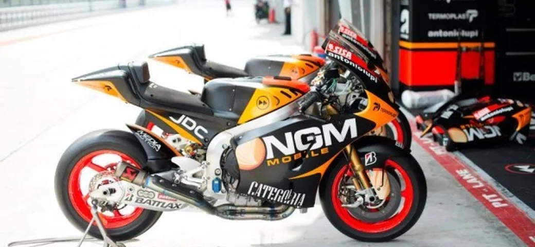 Moto2: Corsi e Pasini in pista con la Forward KLX nel 2014