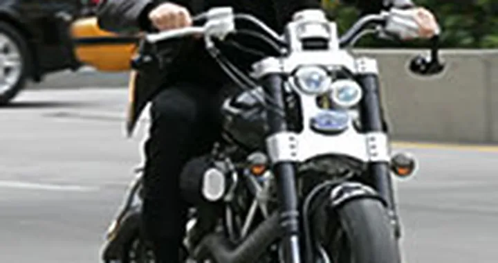 Tom Cruise stuntman sulla Hellcat F131