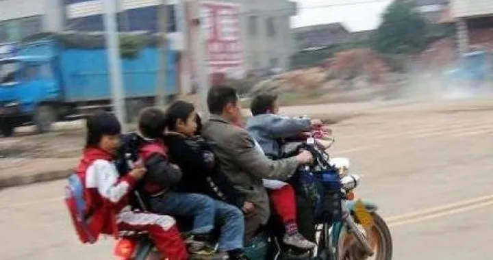 Nove motociclisti italiani su dieci usano il casco