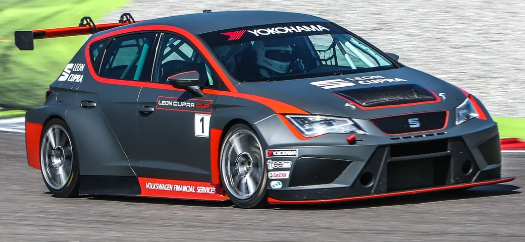 Seat Leon: le Cup provate in pista
