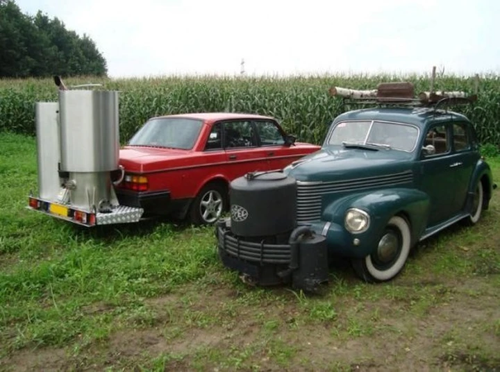 Automobili a legna: quando negli anni '40 e '50 viaggiavamo grazie al faggio