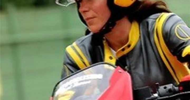 Ducati Desmolady School