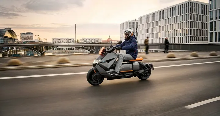 BMW CE 04: design futuristico, zero emissioni, prestazioni sorprendenti
