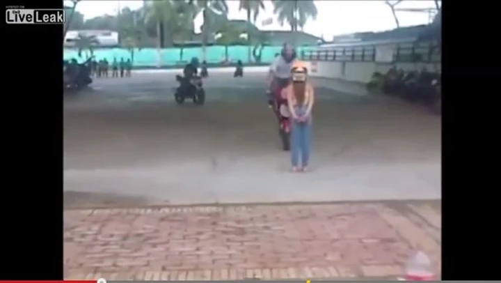 Epic fail: Stoppie al bacio... non riuscito [Video]