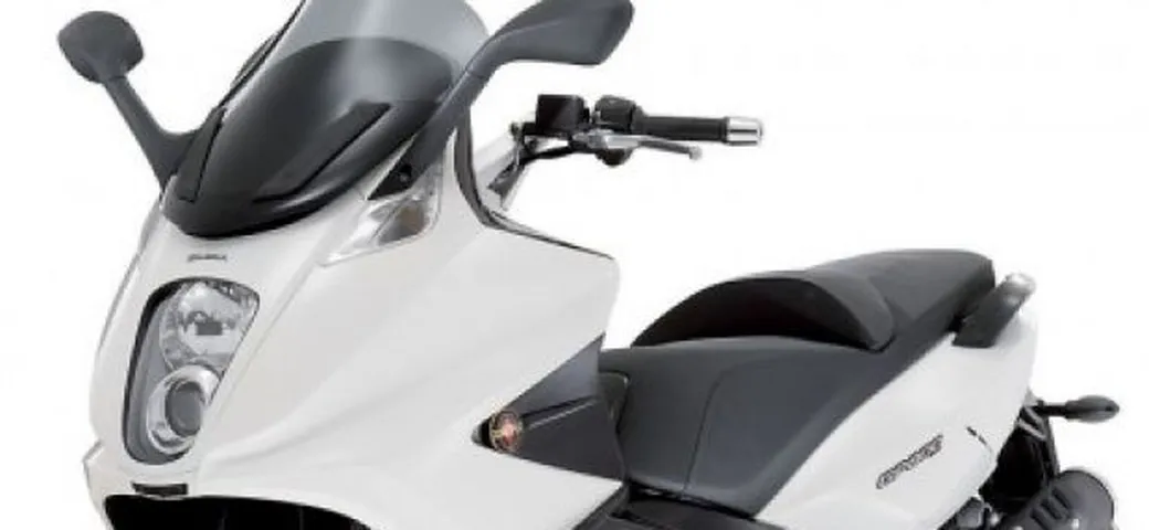 Anteprima Gilera GP800 2010: nuove colorazioni e piccoli ritocchi