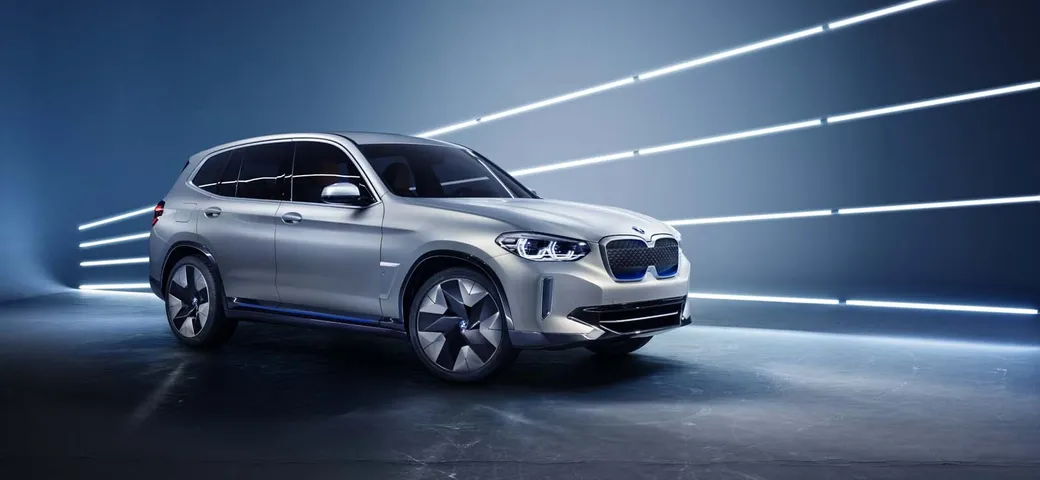 Auto elettriche: SUV BMW Concept iX3, il video