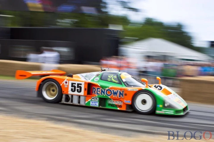 Valentino Rossi con la Mazda 787B a Goodwood [Video]
