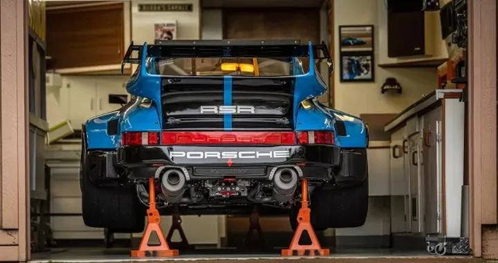 Trasforma una Porsche 911 in una RSR: ci sono voluti 14 anni