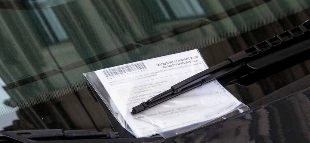 Tre multe in dieci giorni, quando il divieto di sosta diventa un problema