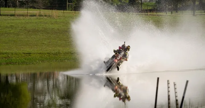 Travis Pastrana di nuovo su una pista di Motocross! [Video]