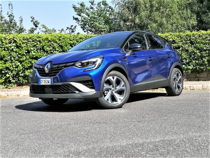 Renault Captur E-Tech full hybrid: la prova su strada