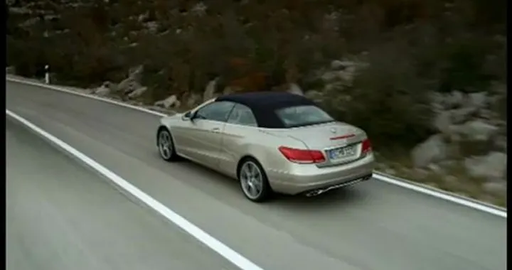 Mercedes Classe E Cabriolet 2013 in video