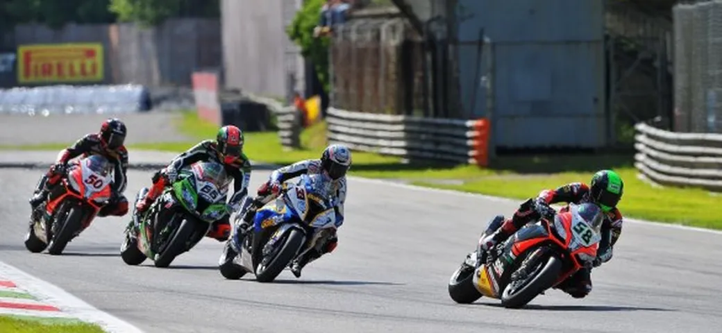 SBK: le gomme Pirelli per Donington Park