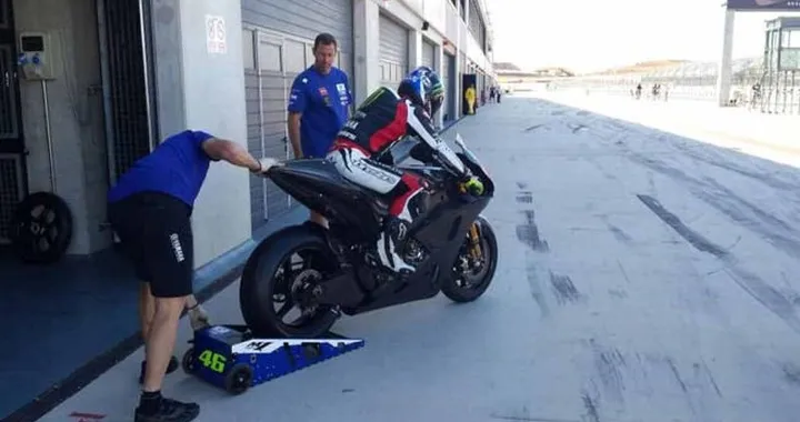 MotoGP: Broc Parkes ad Aragon con la Yamaha per testare le gomme Michelin 2016