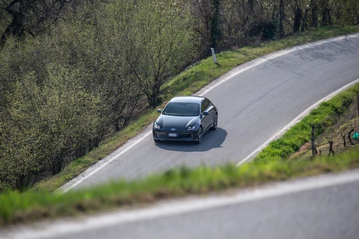 Hyundai i-Pedal, un unico pedale per accelerare, rallentare e arrestarsi