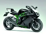 La Kawasaki ZX-7R rinasce sulle 