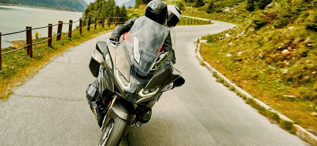 BMW presenta la nuova R 1250 RT: informazioni e caratteristiche