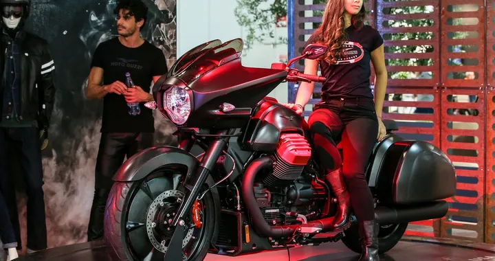 Moto Guzzi MGX-21 Flying Fortress 2016 [Foto e video]