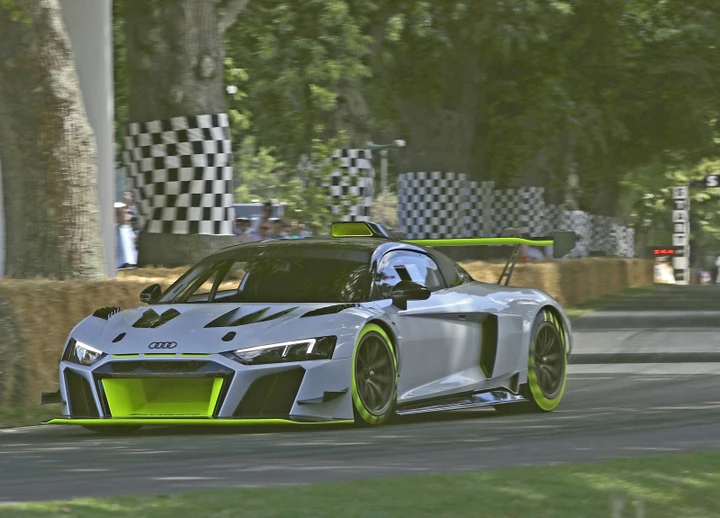 Audi R8 LMS GT2: a Goodwood per le corse dei gentlemen