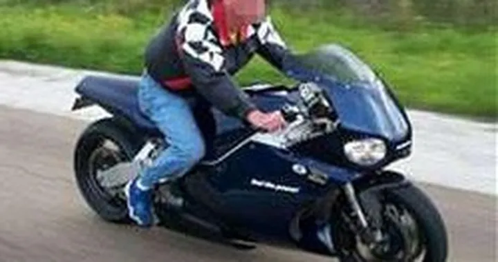 Senza casco la moto non parte!