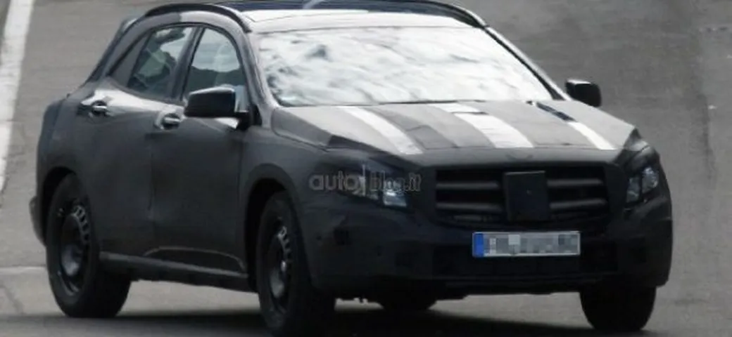 Mercedes GLA: Foto spia della piccola suv tedesca