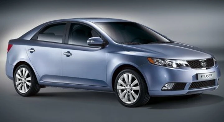 Prime immagini ufficiali della Kia Forte
