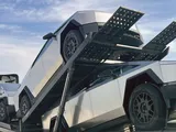 Il Canada risponde alle minacce di Trump, niente incentivi per le Tesla