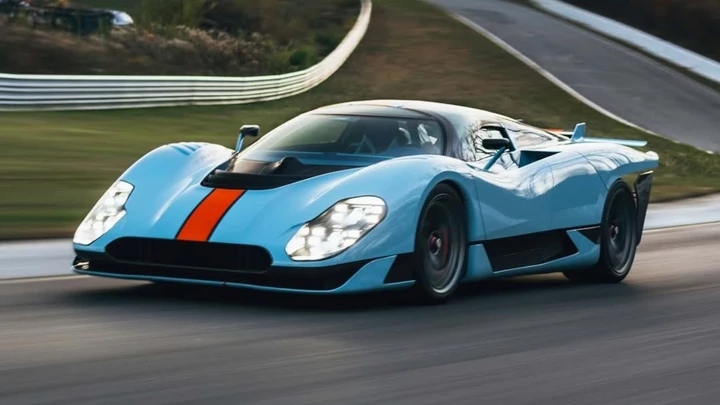 JC9, la one-off su base Porsche Carrera GT che sembra una Le Mans anni ’70