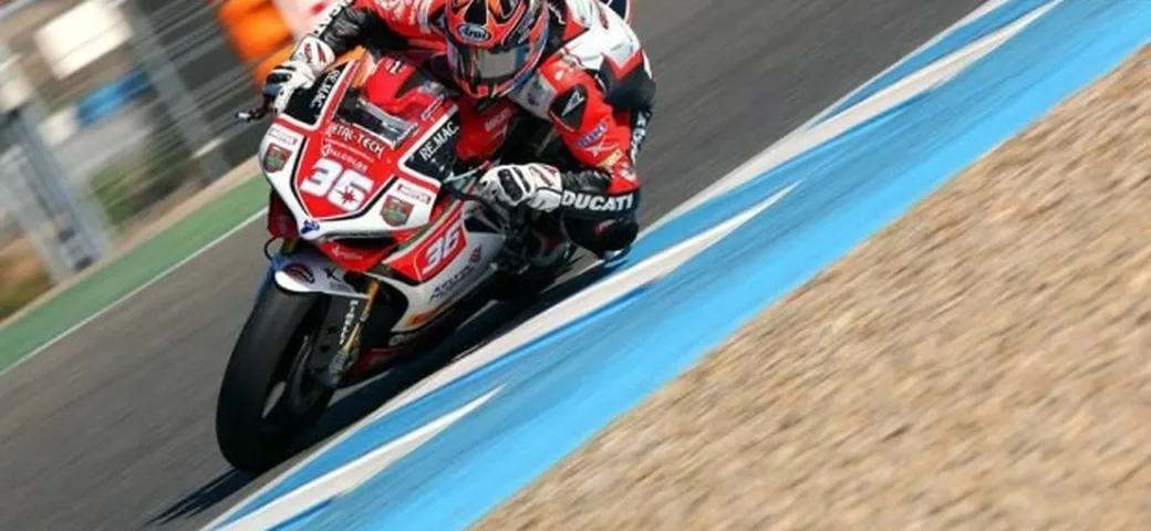 Superstock 1000 Jerez 2014: Mercado vince su Smith e Savadori e torna leader [FOTO]